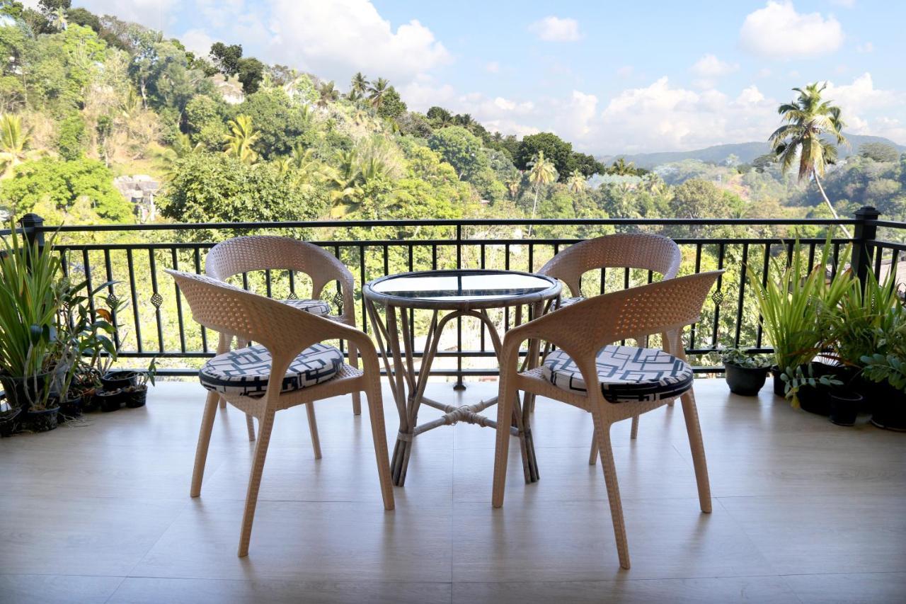 Chathu Holiday Home Kandy Eksteriør billede